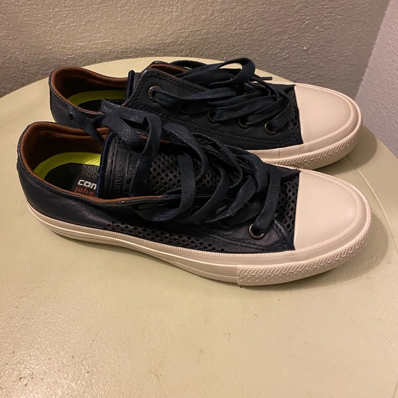 Converse - Picture 2 of 2